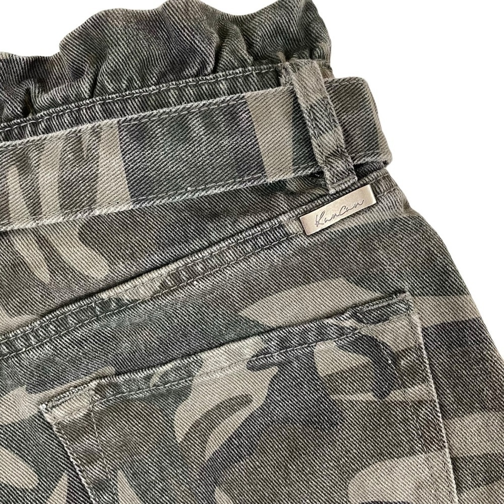 KanCan Hunter Camo Ultra High Rise Belted Shorts Medium - Picture 11 of 16